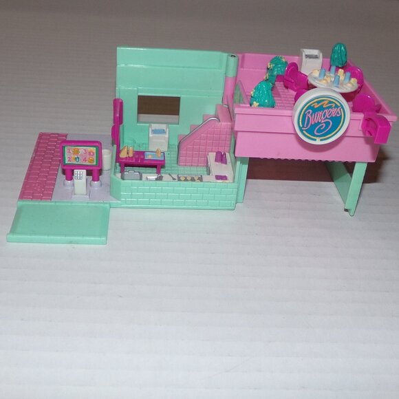 Vintage 1994 Polly Pocket Drive-In Burger Restaurant And Playville Mat - Picture 5 of 16